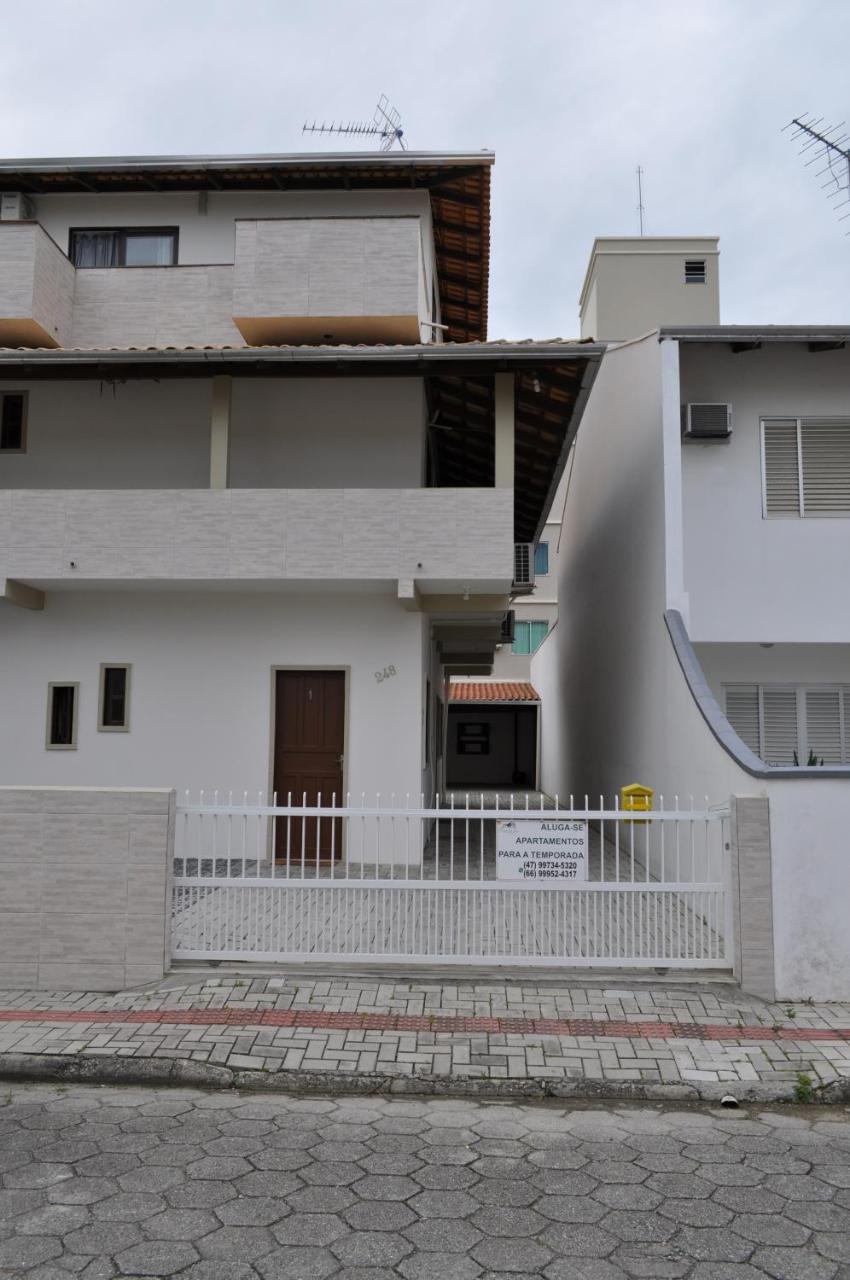 Apartamentos Bombinhas - 140 Metros Da Praia Ngoại thất bức ảnh